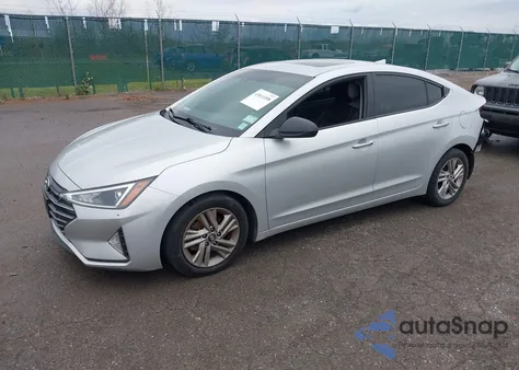 2019 Hyundai Elantra Value Edition z USA, uszkodzony, nr VIN 5NPD84LF6KH470914
